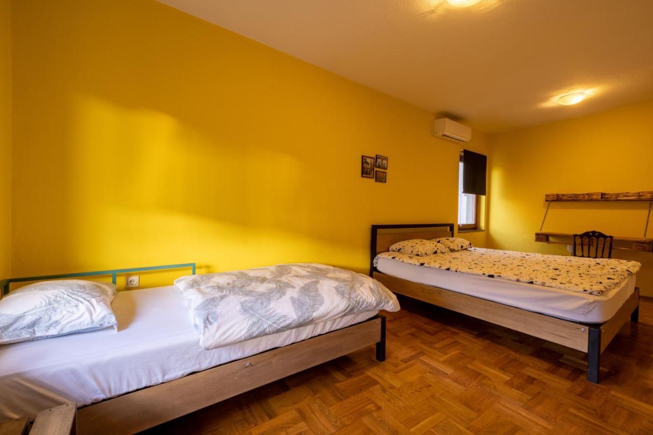Hostel Prishtina Backpackers Pristina Eksteriør billede