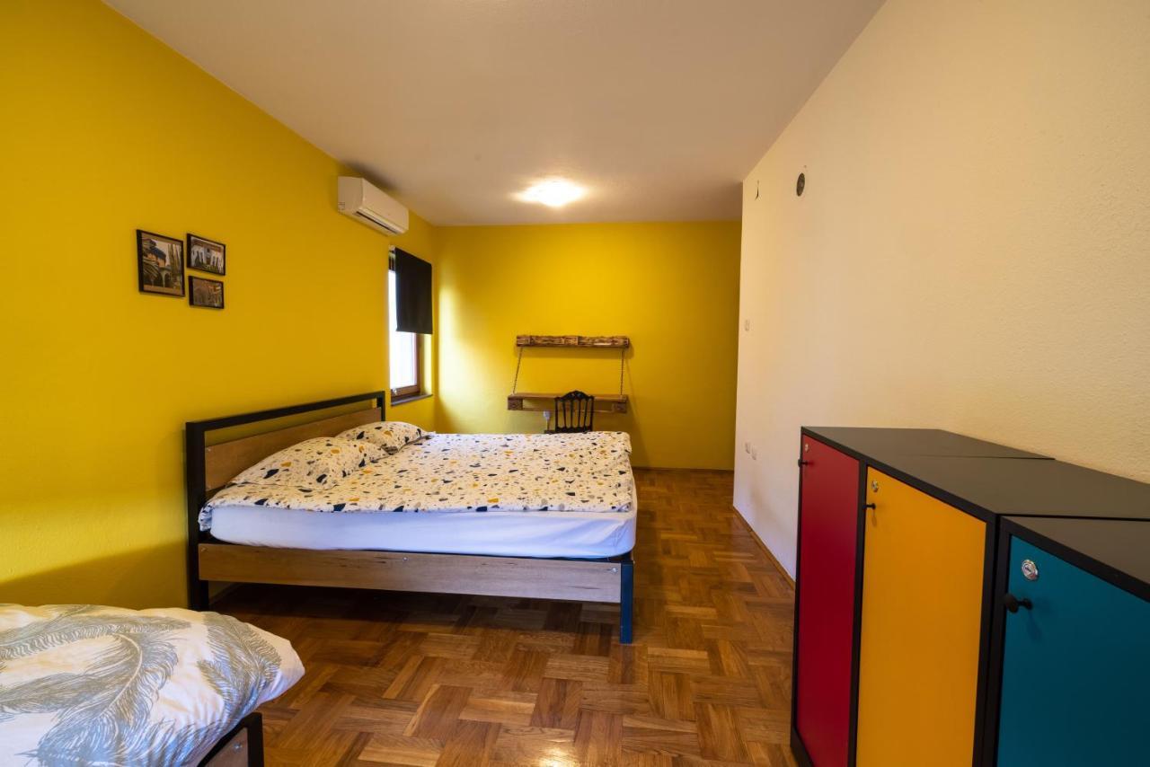 Hostel Prishtina Backpackers Pristina Eksteriør billede